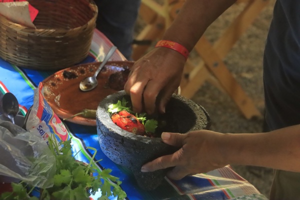 Así es una clase de cocina tradicional en el rancho (2)